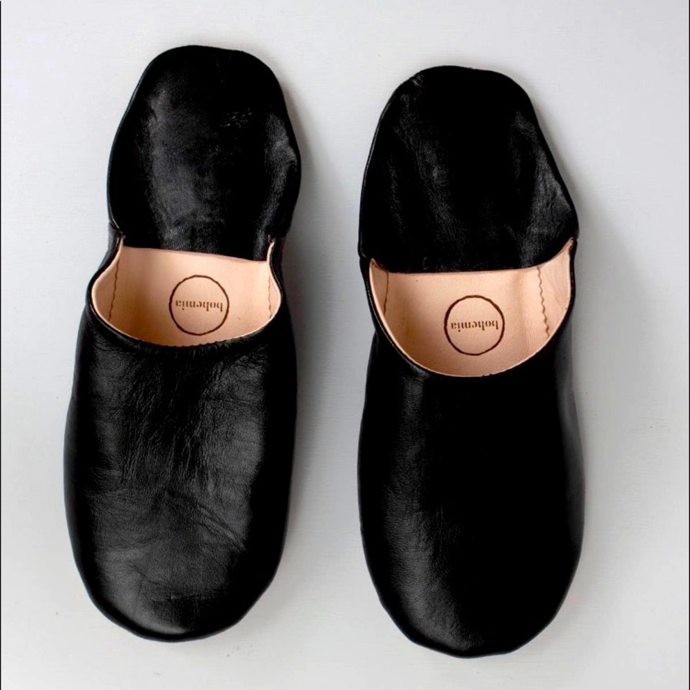 Men’s Moroccan babouche slip ons. Black leather. Hand crafted in Morocco Small